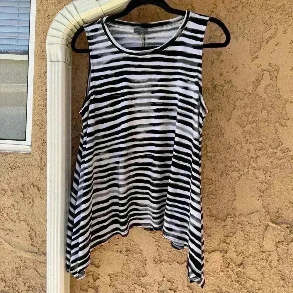 Vince Camuto Black White Striped Asymetric Sleeveless Tunic